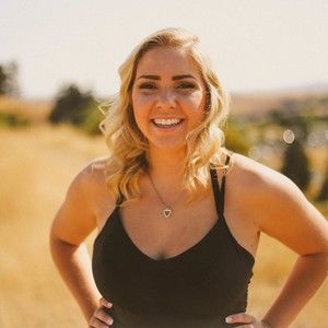 Meet your Posher, Elyse